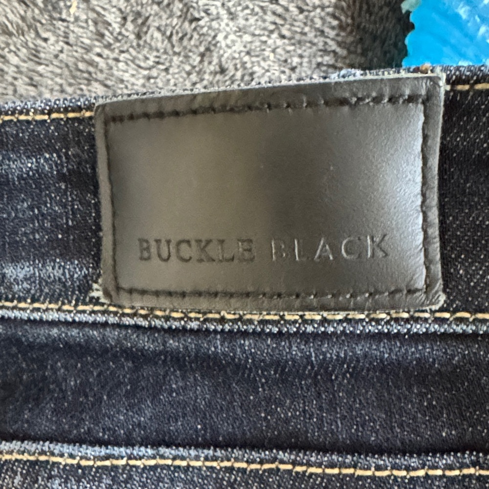 Buckle Women's Deep Indigo Straight Leg Jeans - Picture 4 of 4